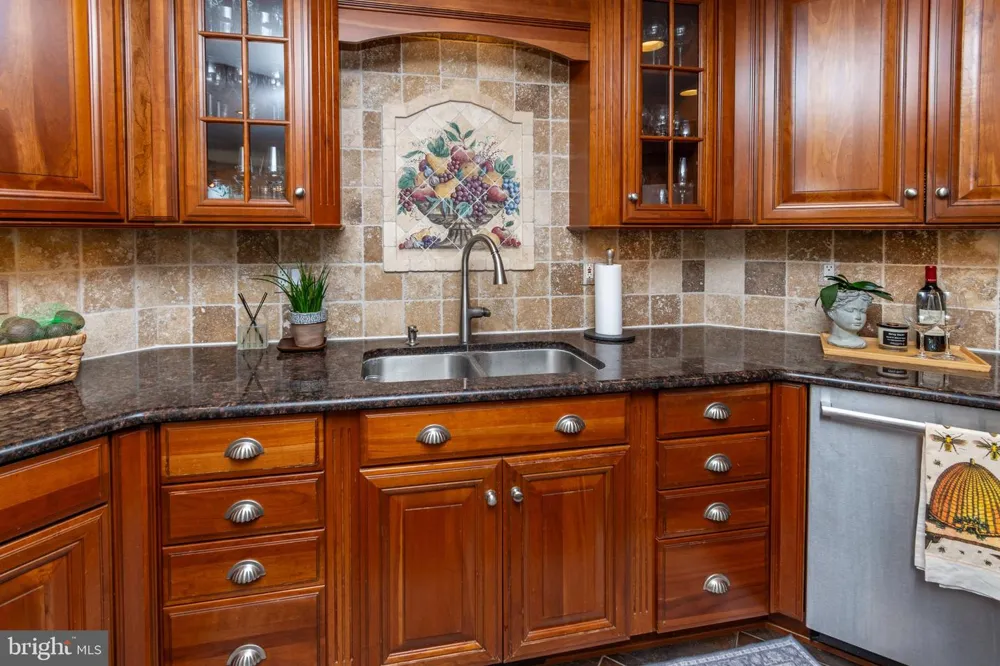 102 LINDBERGH ROAD Hopewell, NJ 08525
