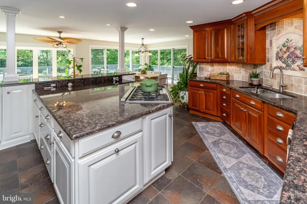 102 LINDBERGH ROAD Hopewell, NJ 08525