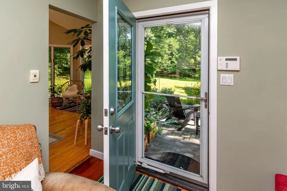 102 LINDBERGH ROAD Hopewell, NJ 08525