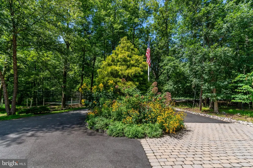 102 LINDBERGH ROAD Hopewell, NJ 08525