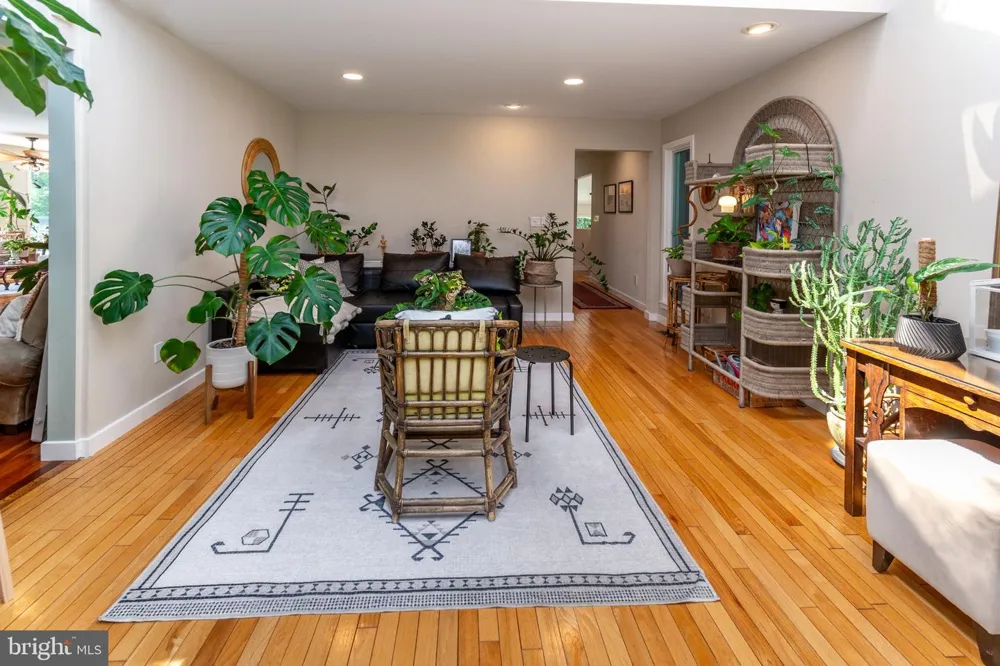 102 LINDBERGH ROAD Hopewell, NJ 08525