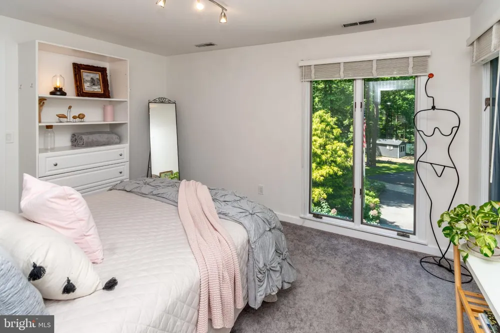 102 LINDBERGH ROAD Hopewell, NJ 08525