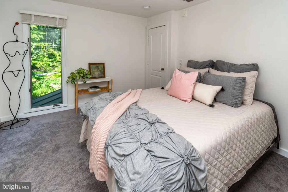 102 LINDBERGH ROAD Hopewell, NJ 08525
