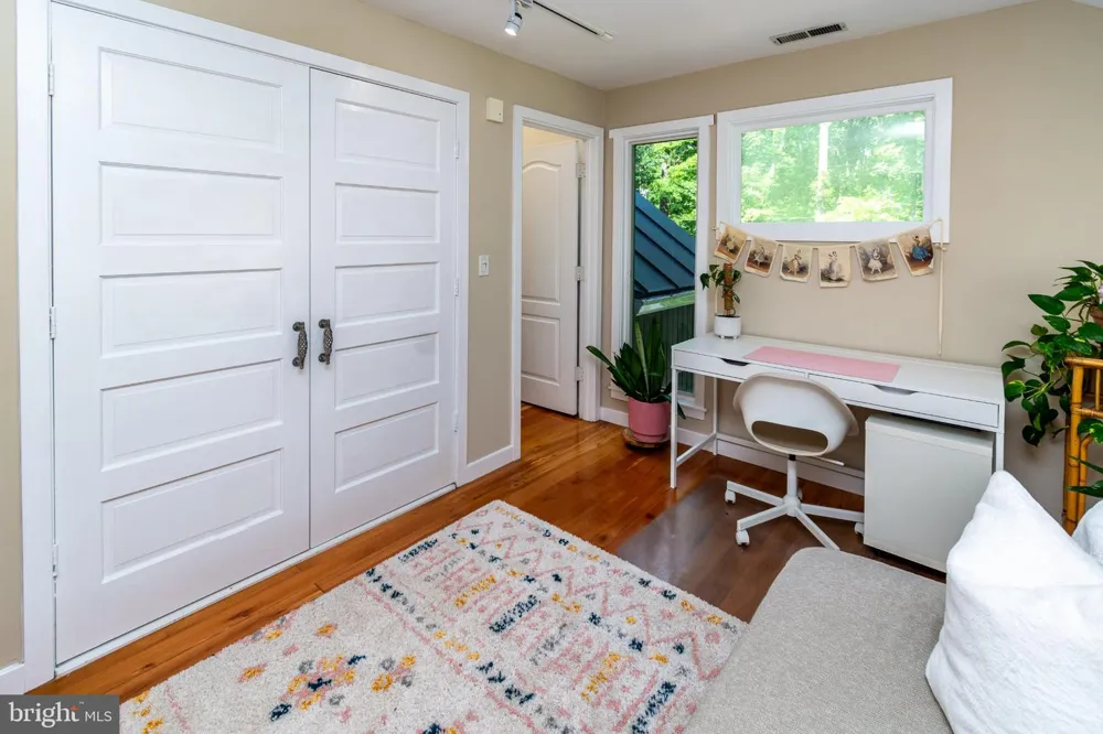 102 LINDBERGH ROAD Hopewell, NJ 08525