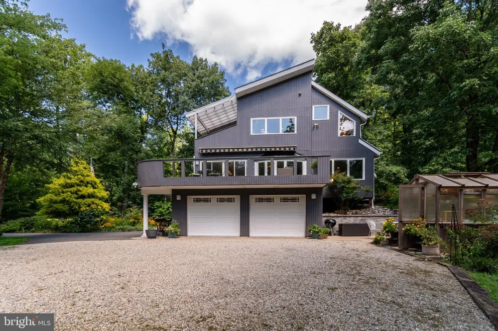 102 LINDBERGH ROAD Hopewell, NJ 08525