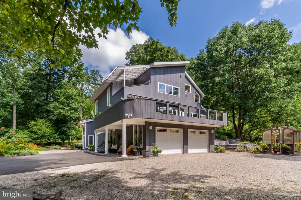 102 LINDBERGH ROAD Hopewell, NJ 08525