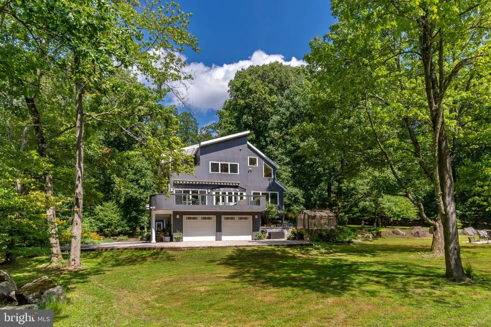 102 LINDBERGH ROAD Hopewell, NJ 08525