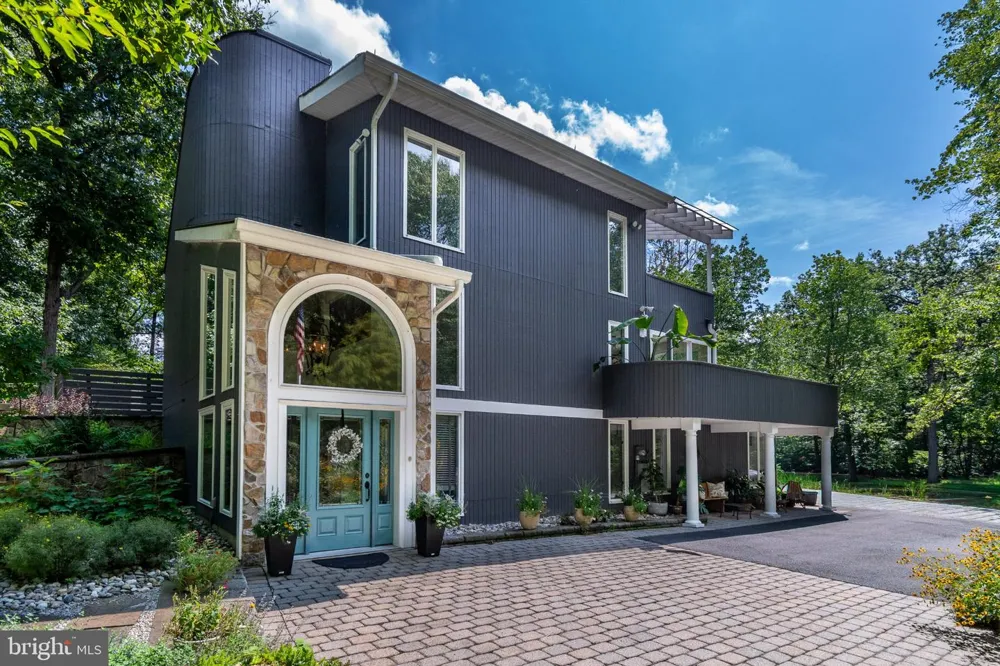 102 LINDBERGH ROAD Hopewell, NJ 08525