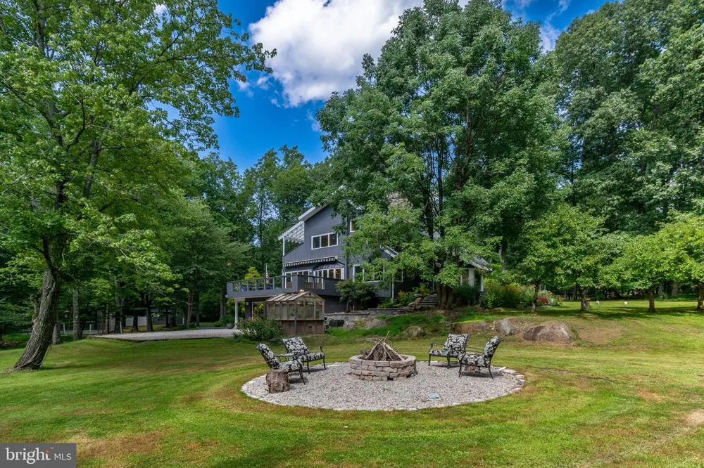 102 LINDBERGH ROAD Hopewell, NJ 08525