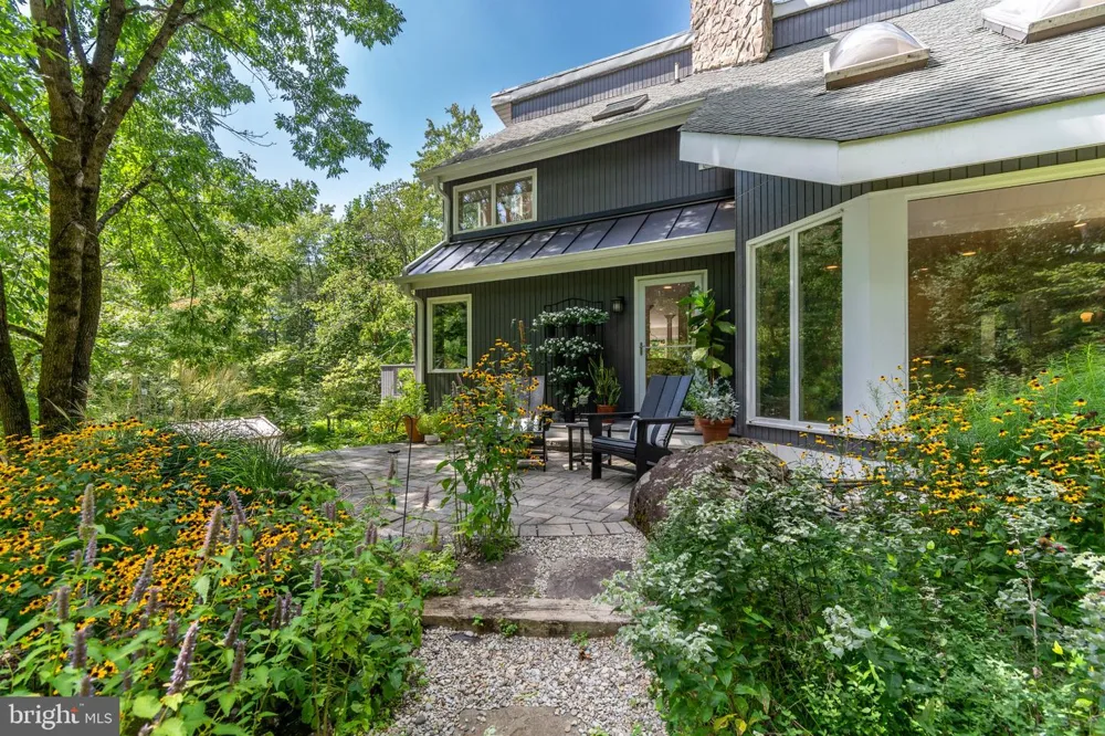 102 LINDBERGH ROAD Hopewell, NJ 08525