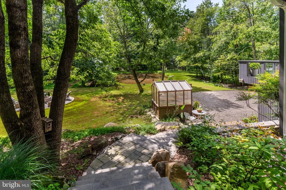 102 LINDBERGH ROAD Hopewell, NJ 08525