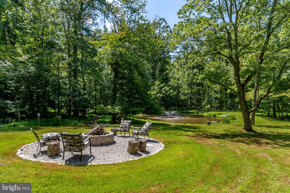 102 LINDBERGH ROAD Hopewell, NJ 08525