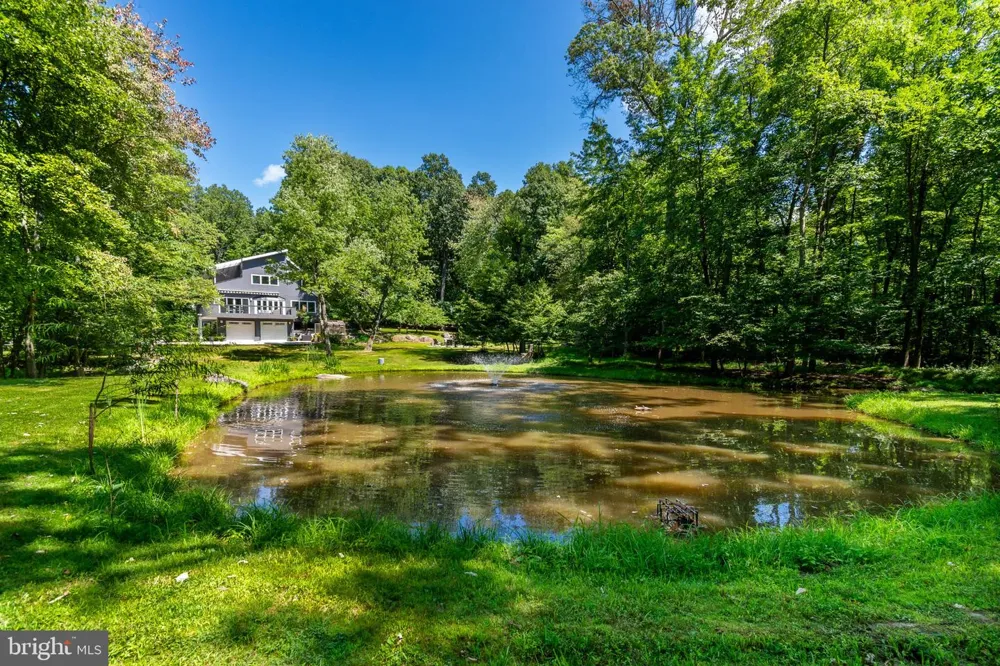 102 LINDBERGH ROAD Hopewell, NJ 08525