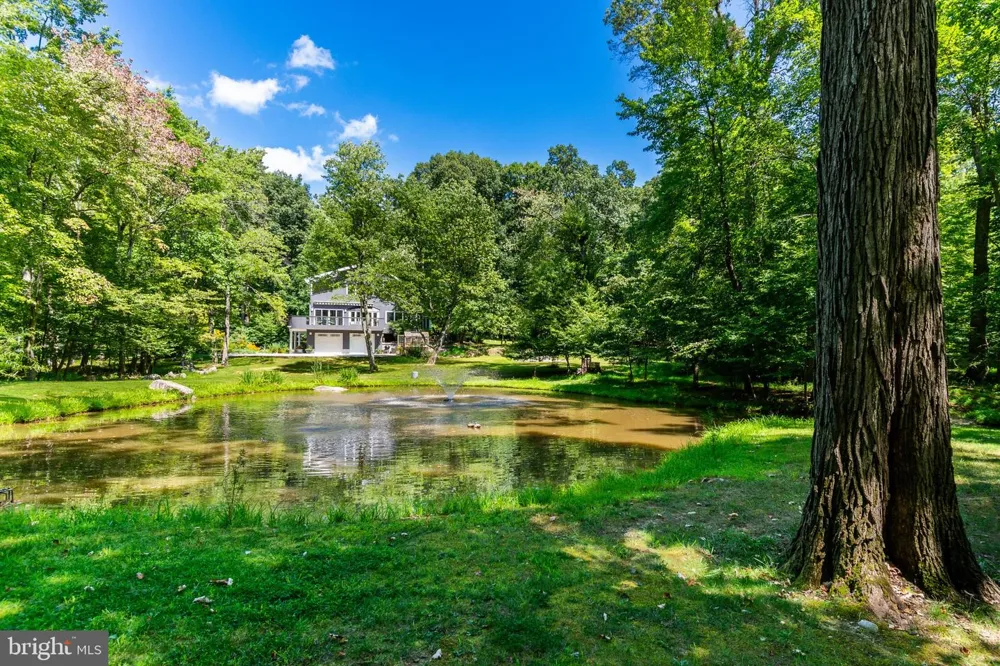 102 LINDBERGH ROAD Hopewell, NJ 08525