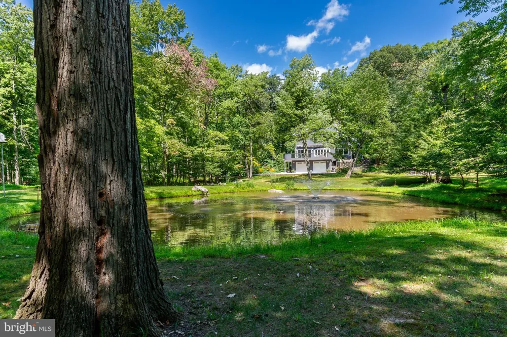102 LINDBERGH ROAD Hopewell, NJ 08525