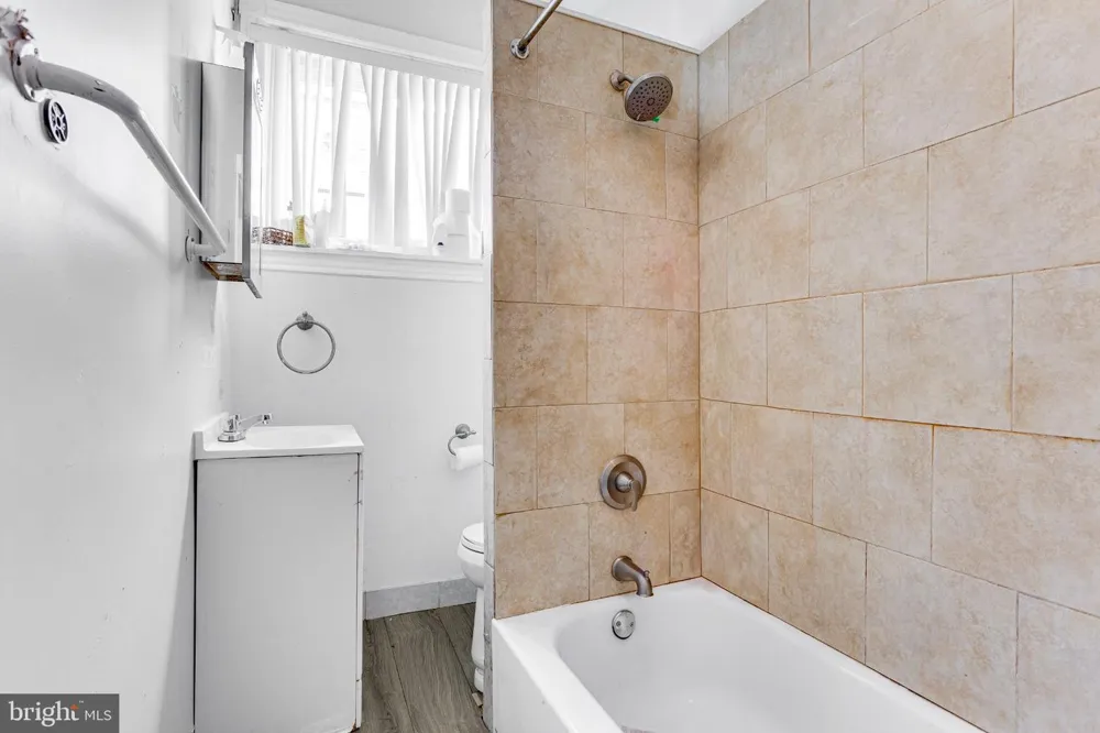 5636 CEDAR AVENUE Philadelphia, PA 19143