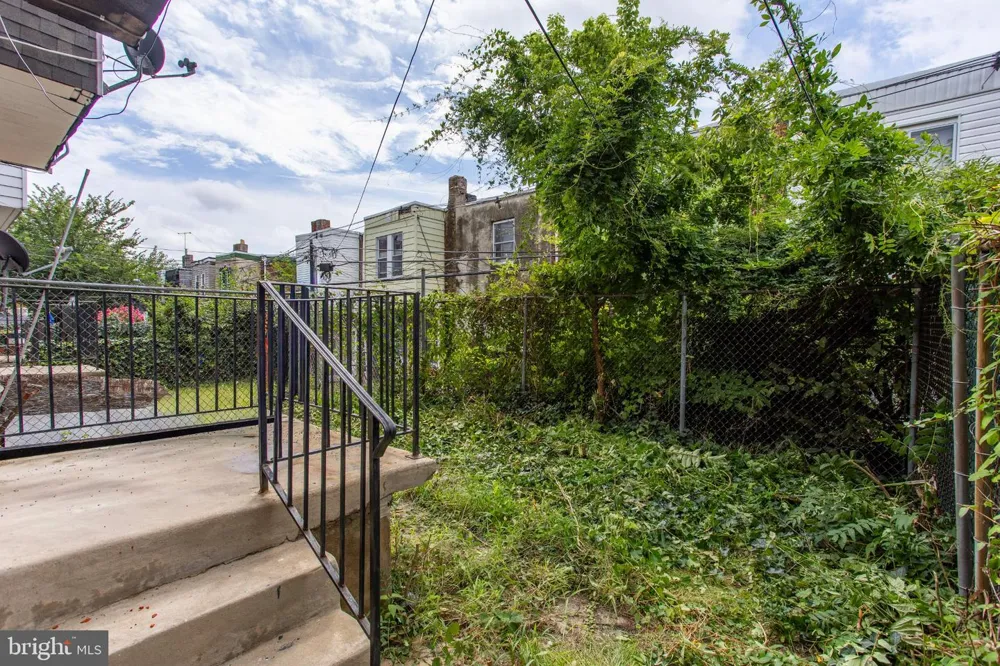 5636 CEDAR AVENUE Philadelphia, PA 19143
