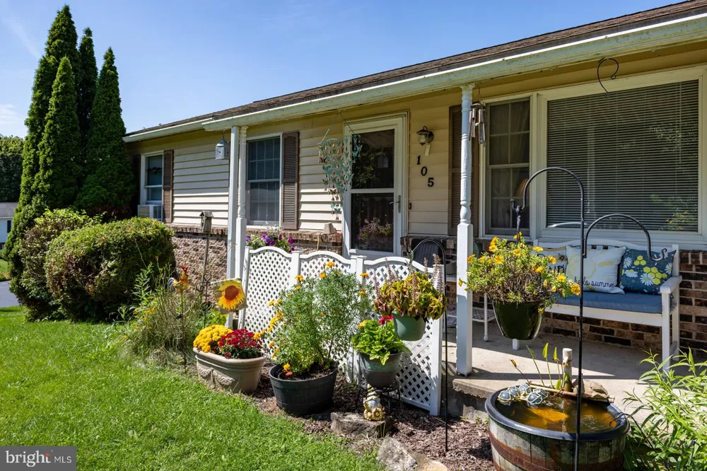 105 RHAUBERT CIRCLE State College, PA 16801