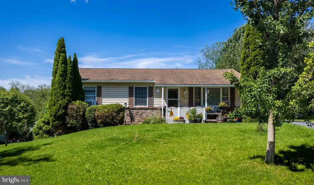 105 RHAUBERT CIRCLE State College, PA 16801