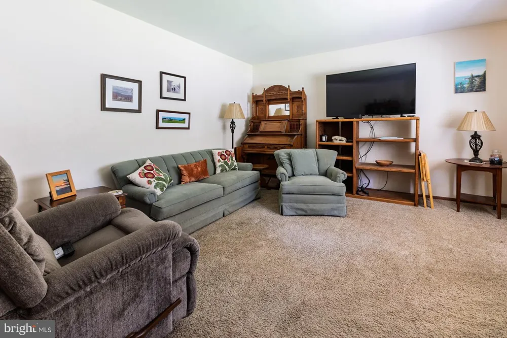 105 RHAUBERT CIRCLE State College, PA 16801