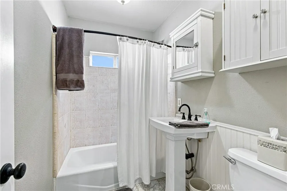 810 W Olive Avenue Monrovia, CA 91016