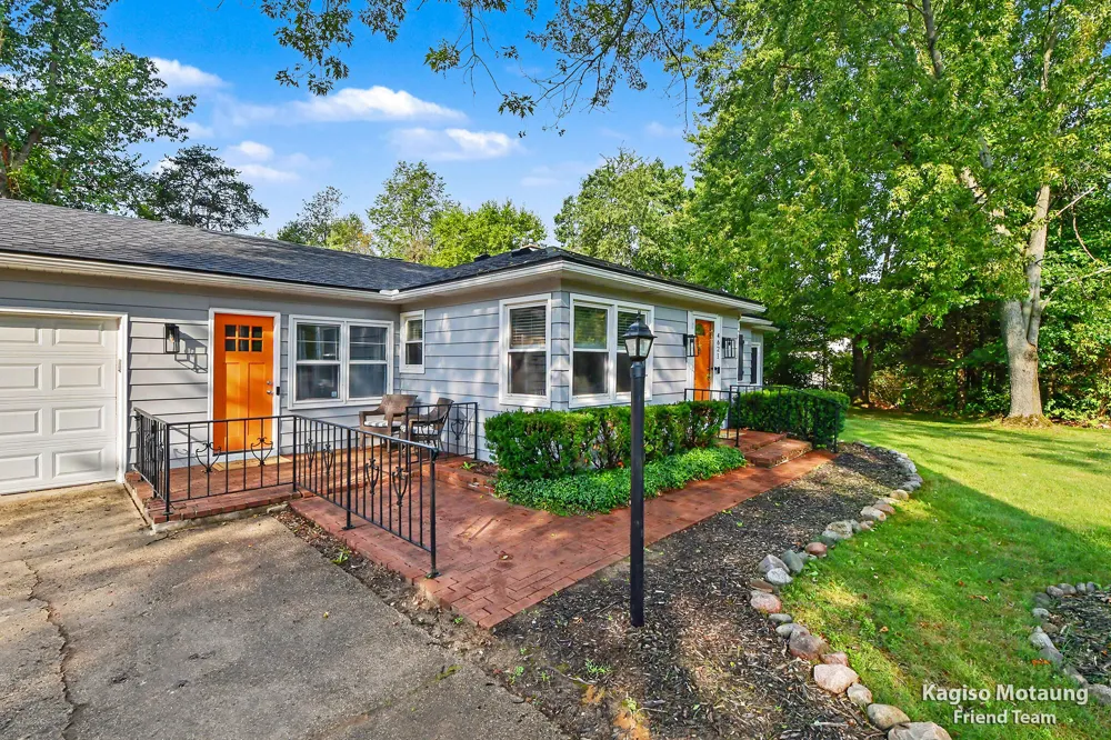 4621 Whitneyville Avenue SE Ada, MI 49301