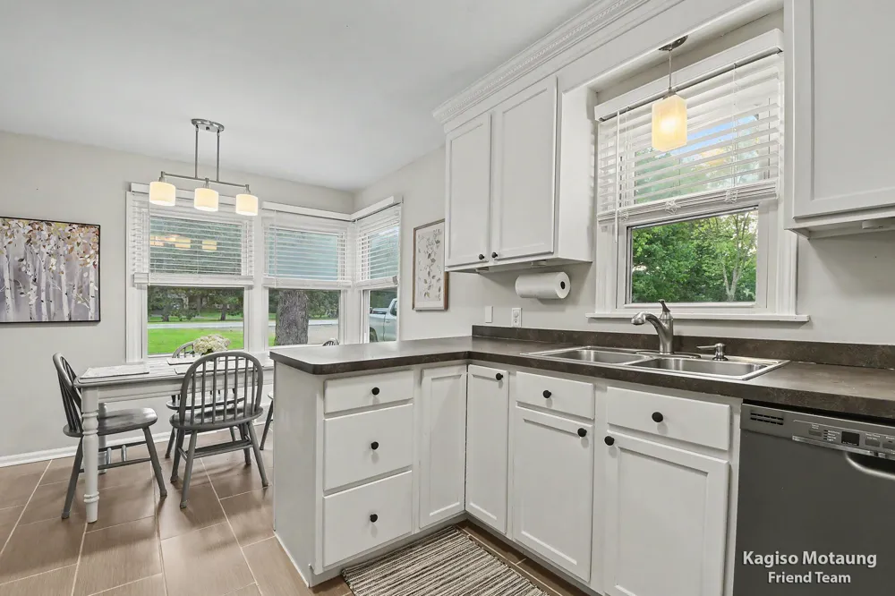 4621 Whitneyville Avenue SE Ada, MI 49301