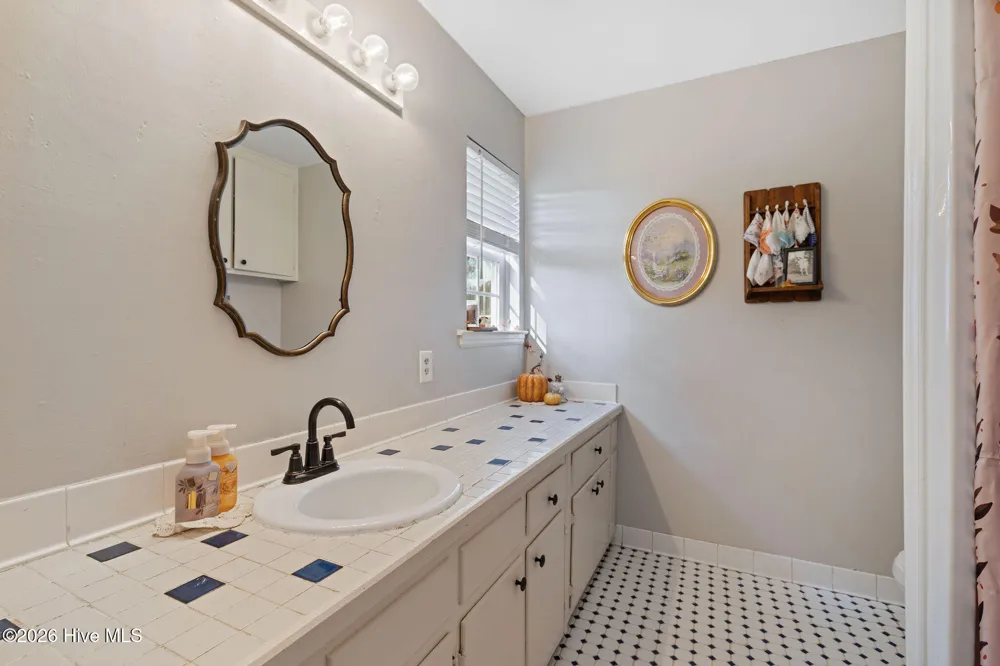 3838 Longleaf Drive NE Elm City, NC 27822