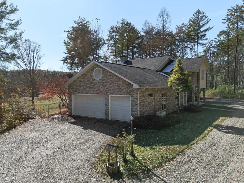 5981 Candy Mountain Road Murphy, NC 28906