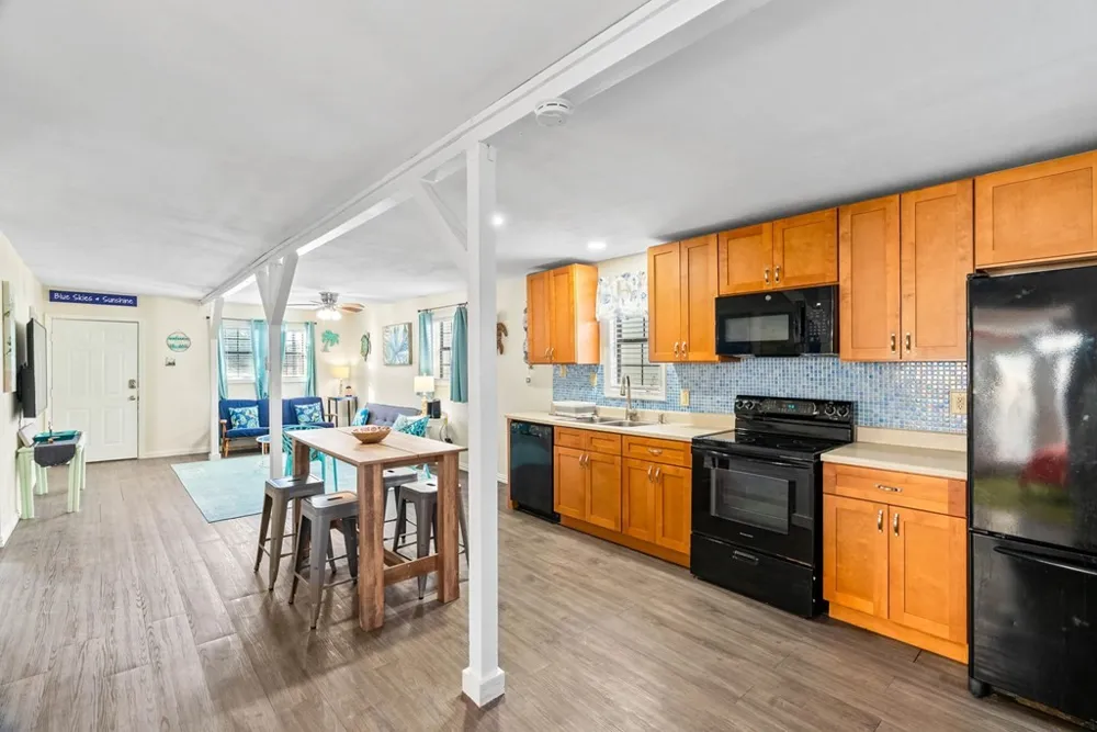 504 W Liberty Street Rockport, TX 78382