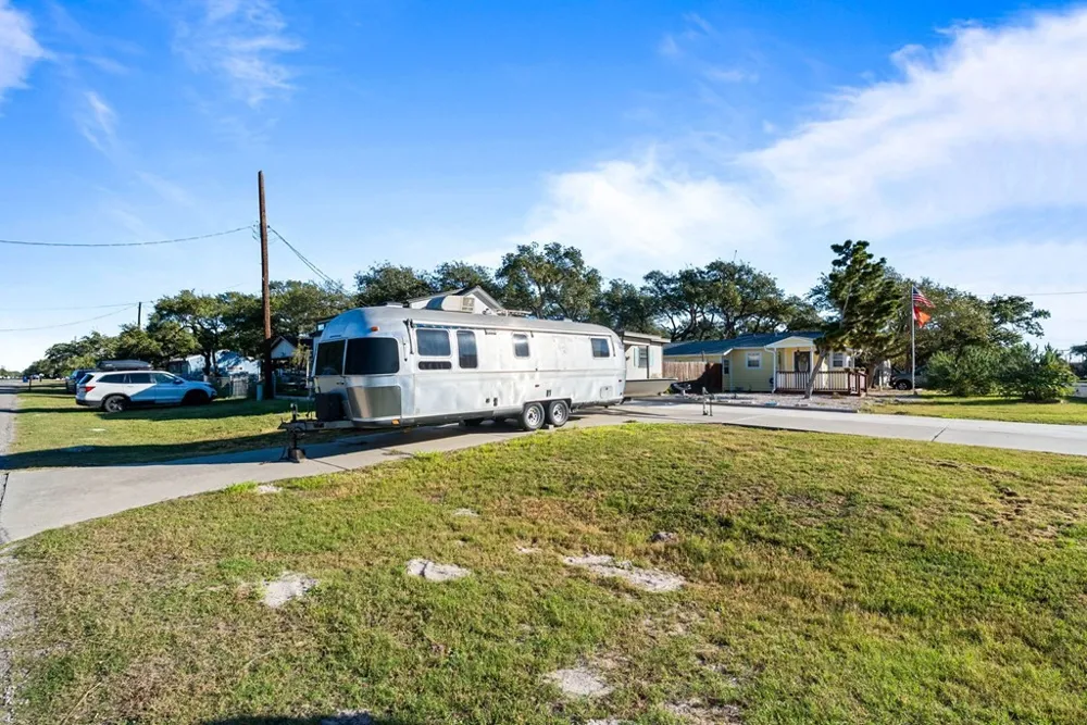 504 W Liberty Street Rockport, TX 78382
