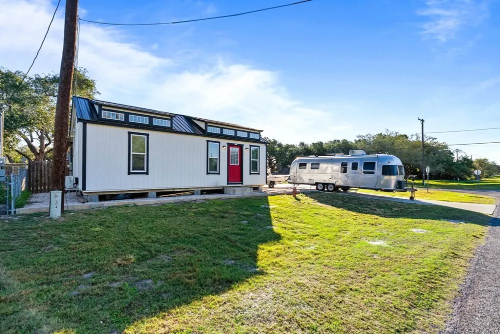 504 W Liberty Street Rockport, TX 78382