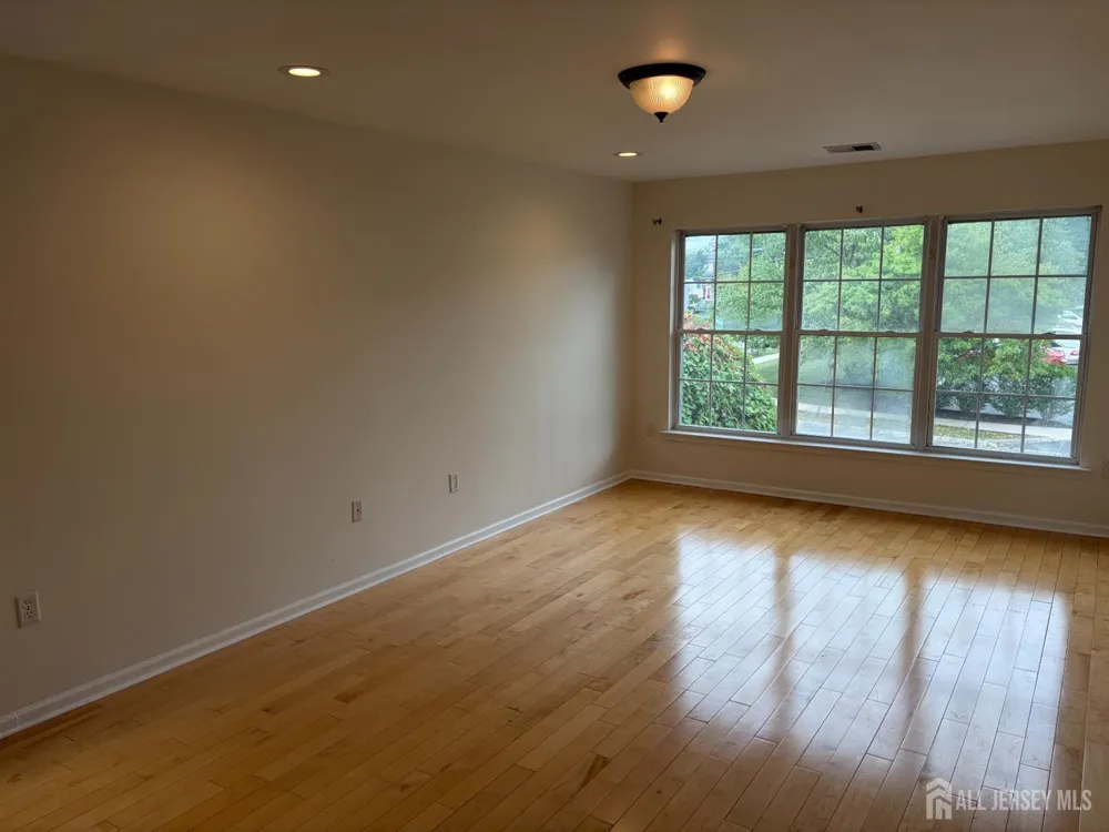 6 Lackland Avenue Piscataway, NJ 08854