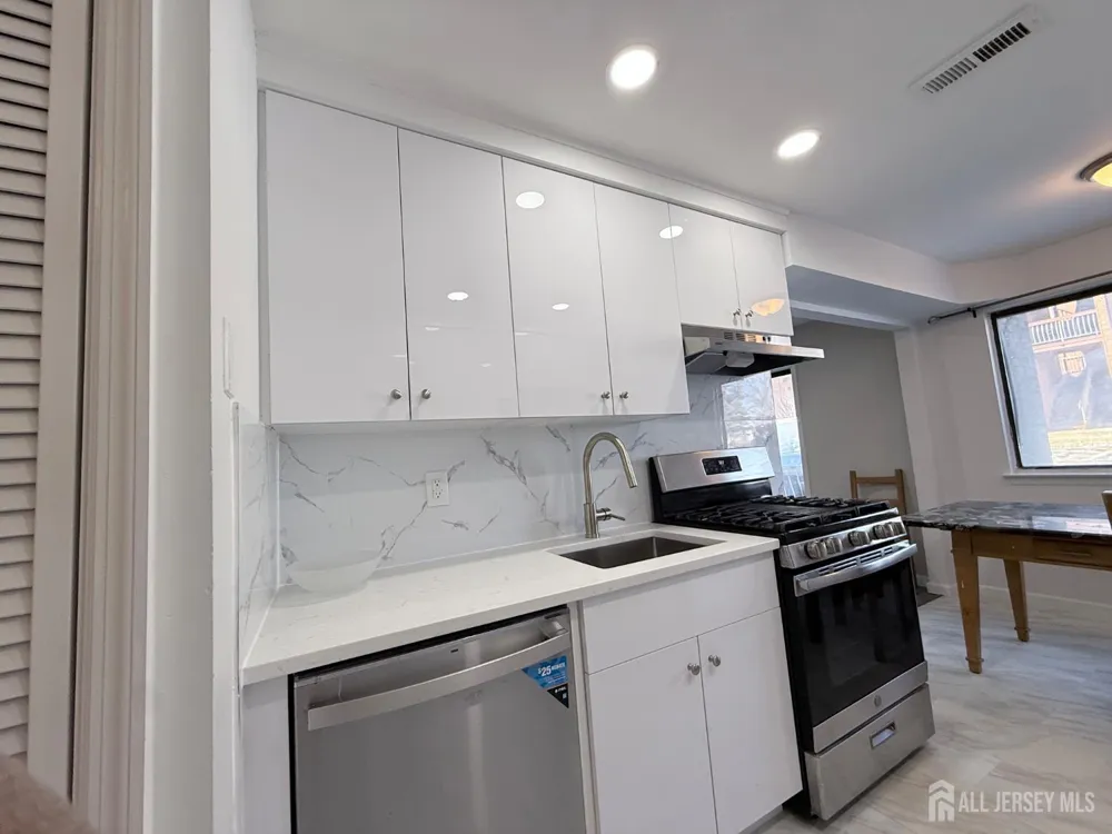 513 Edison Glen Terrace Edison, NJ 08837