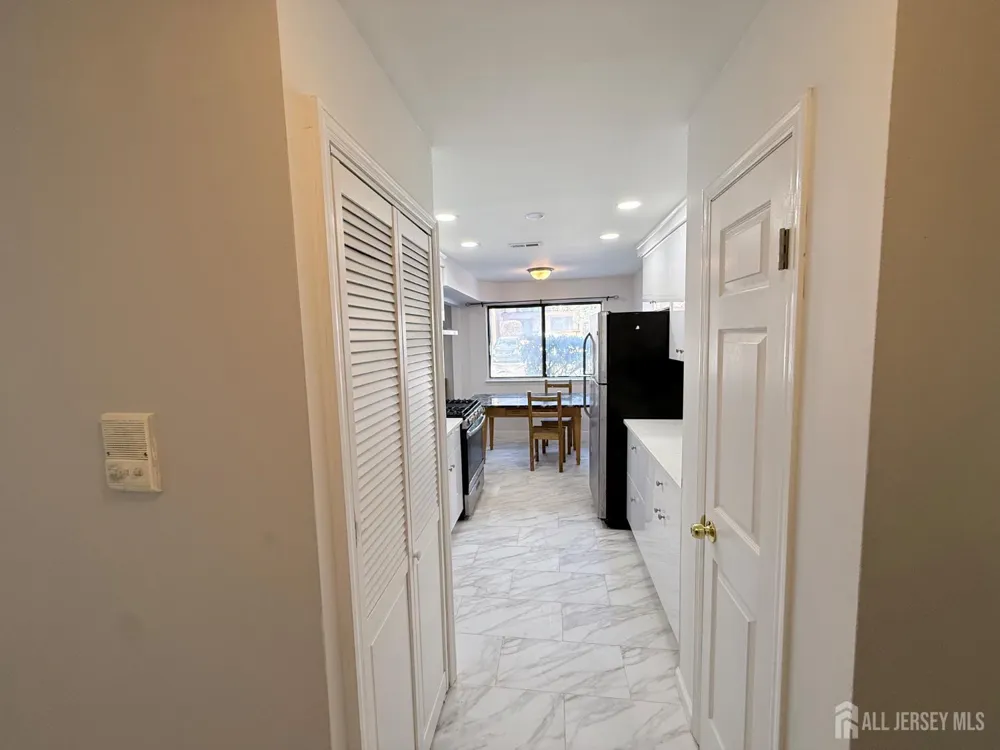 513 Edison Glen Terrace Edison, NJ 08837