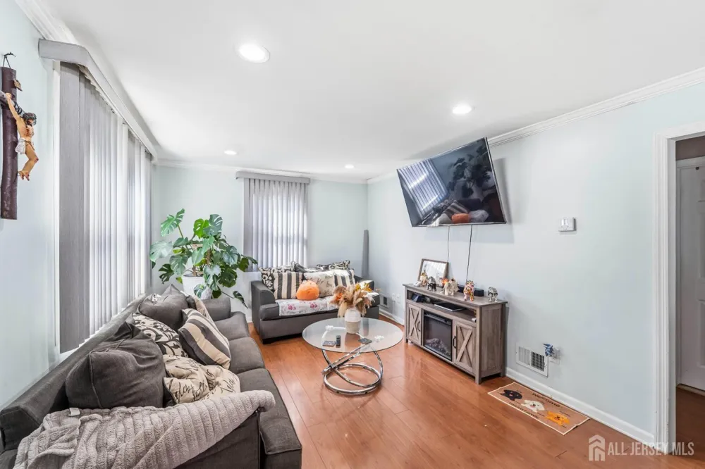 63 Gordon Avenue Fords, NJ 08863