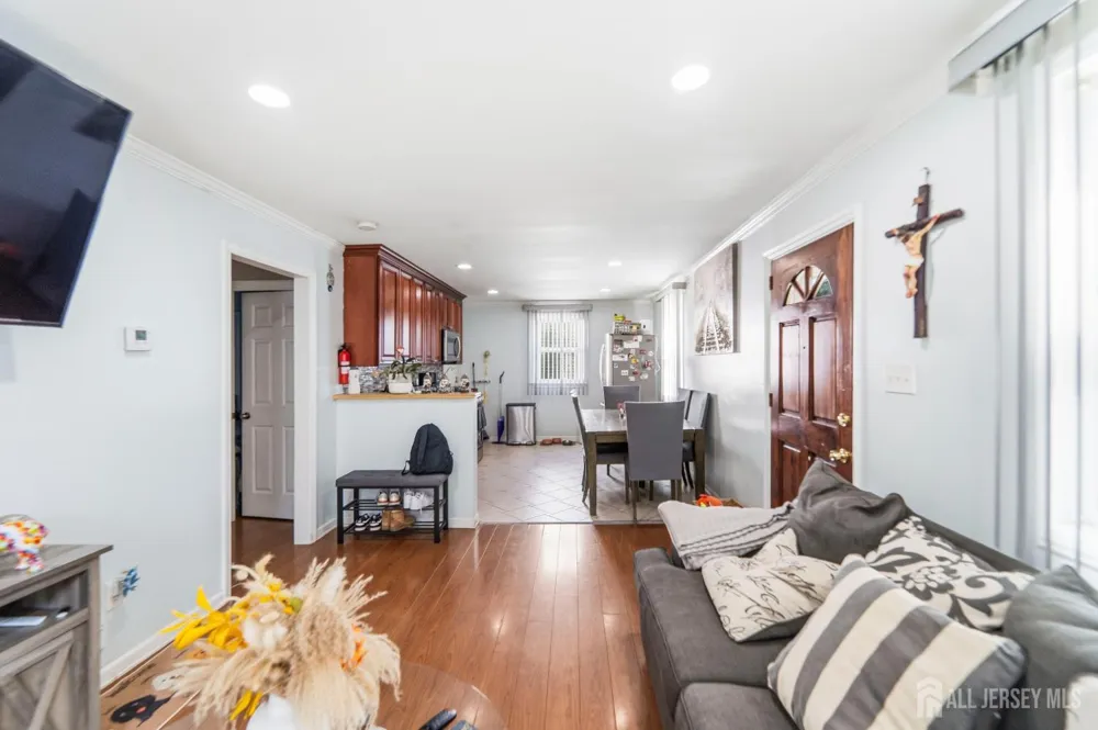 63 Gordon Avenue Fords, NJ 08863