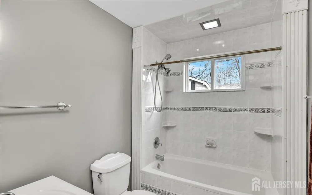 64 Waackaack Avenue Keansburg, NJ 07734