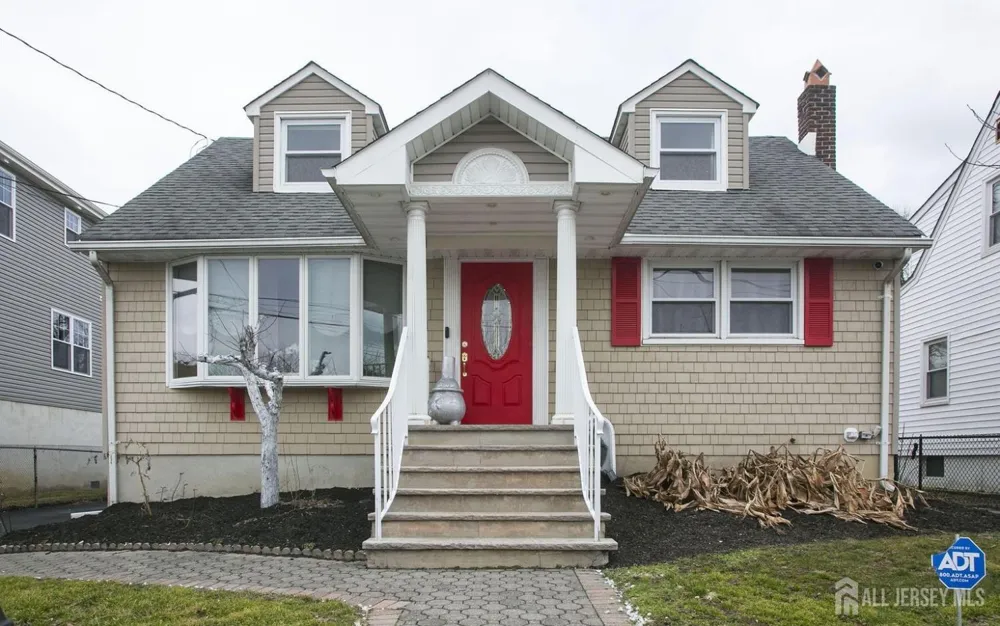 64 Waackaack Avenue Keansburg, NJ 07734