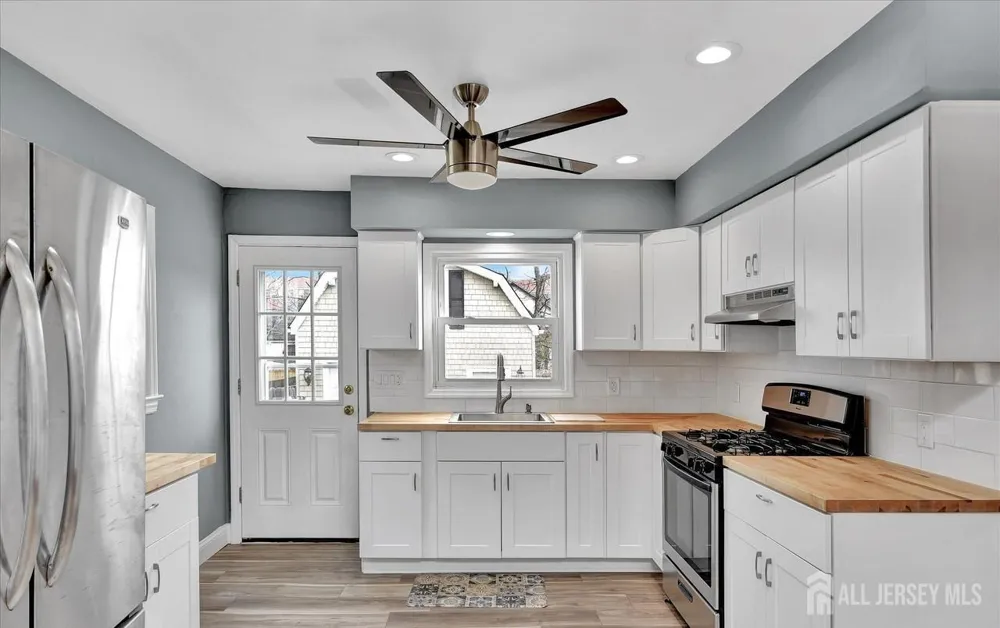 64 Waackaack Avenue Keansburg, NJ 07734