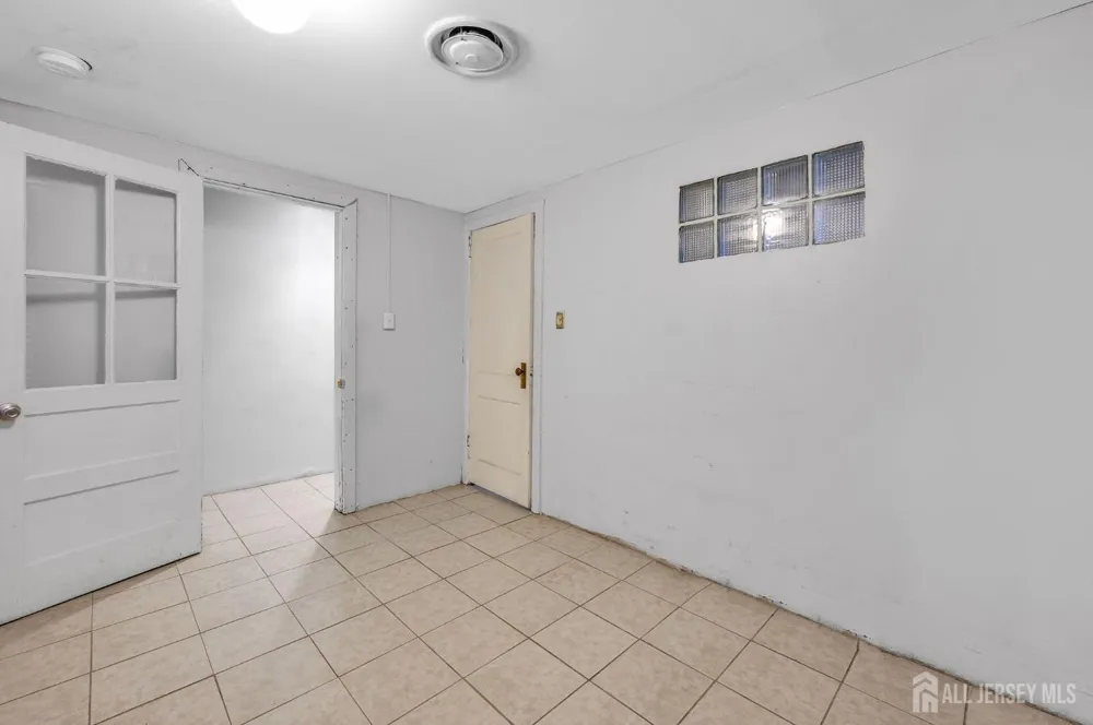 48 Elwood Avenue Flemington, NJ 08822