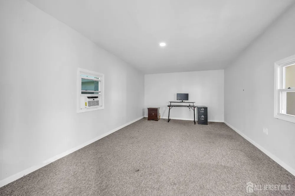 48 Elwood Avenue Flemington, NJ 08822