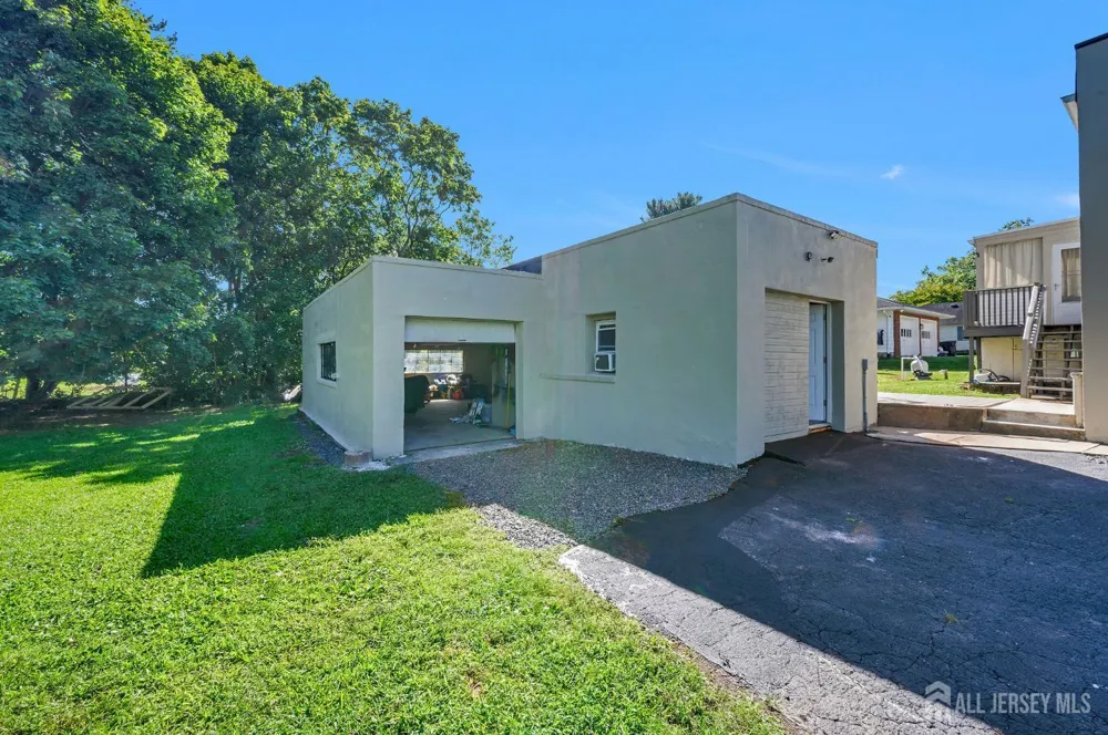 48 Elwood Avenue Flemington, NJ 08822