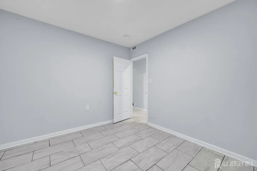 48 Elwood Avenue Flemington, NJ 08822