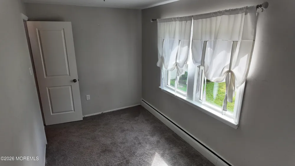 1142 Woodmere Drive Keyport, NJ 07735