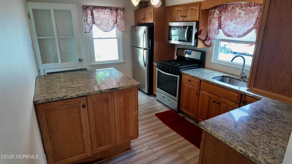 1142 Woodmere Drive Keyport, NJ 07735