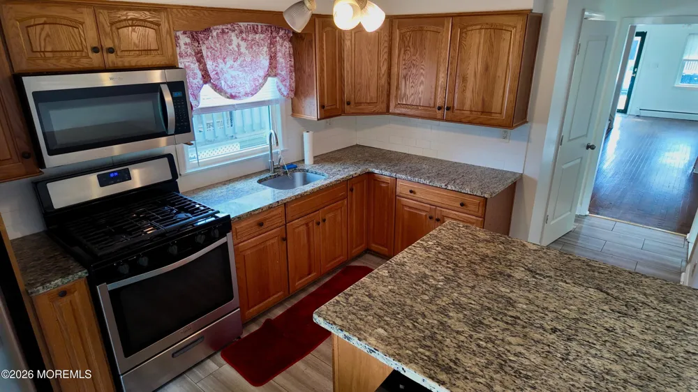 1142 Woodmere Drive Keyport, NJ 07735