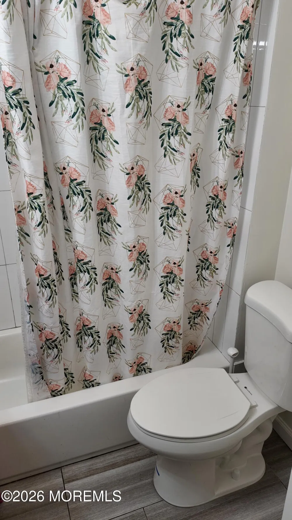 1142 Woodmere Drive Keyport, NJ 07735