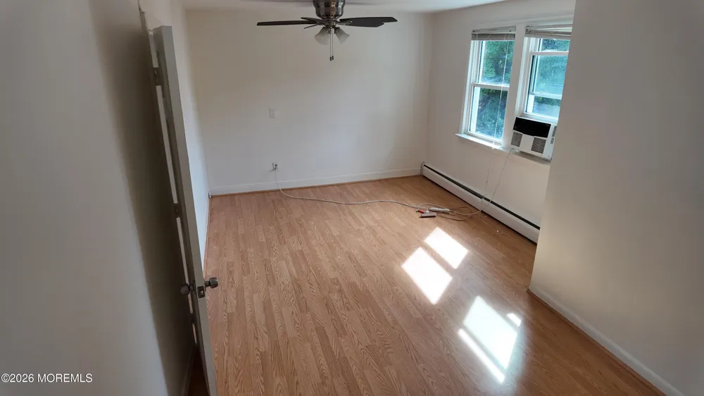 1142 Woodmere Drive Keyport, NJ 07735