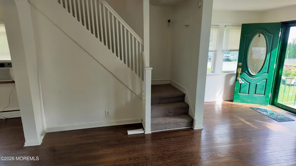 1142 Woodmere Drive Keyport, NJ 07735